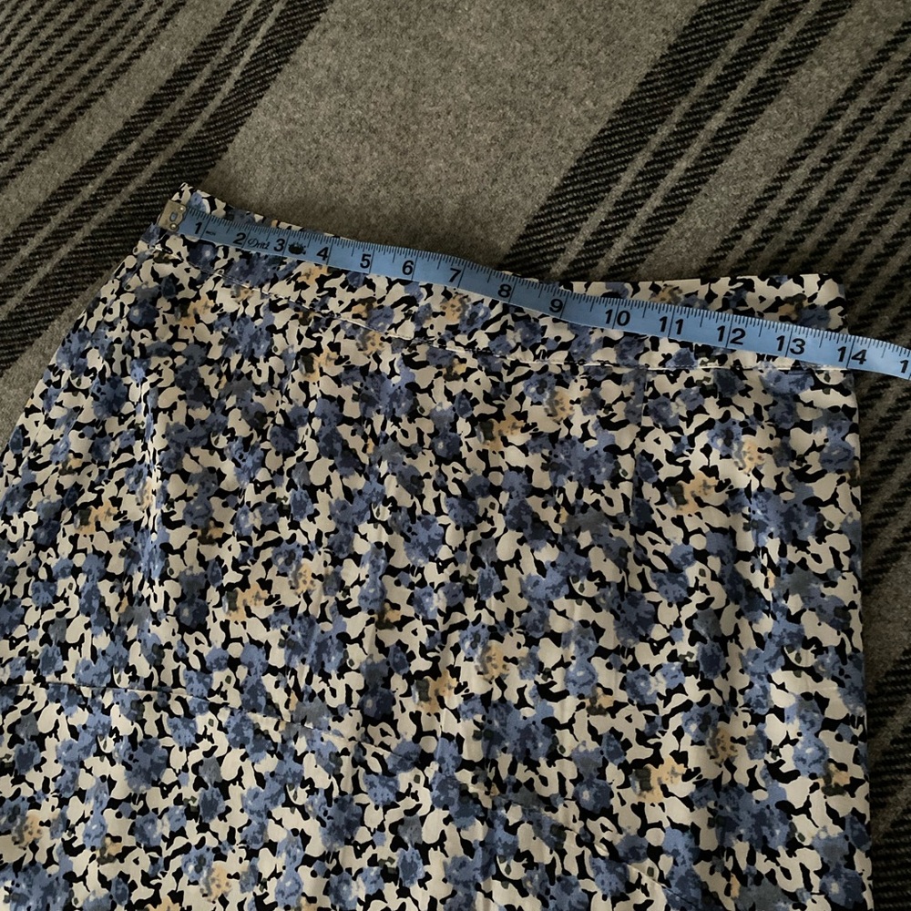 NWOT West of Melrose Tilly’s Blue Ditsy Floral Midi Skirt size small - Picture 15 of 16